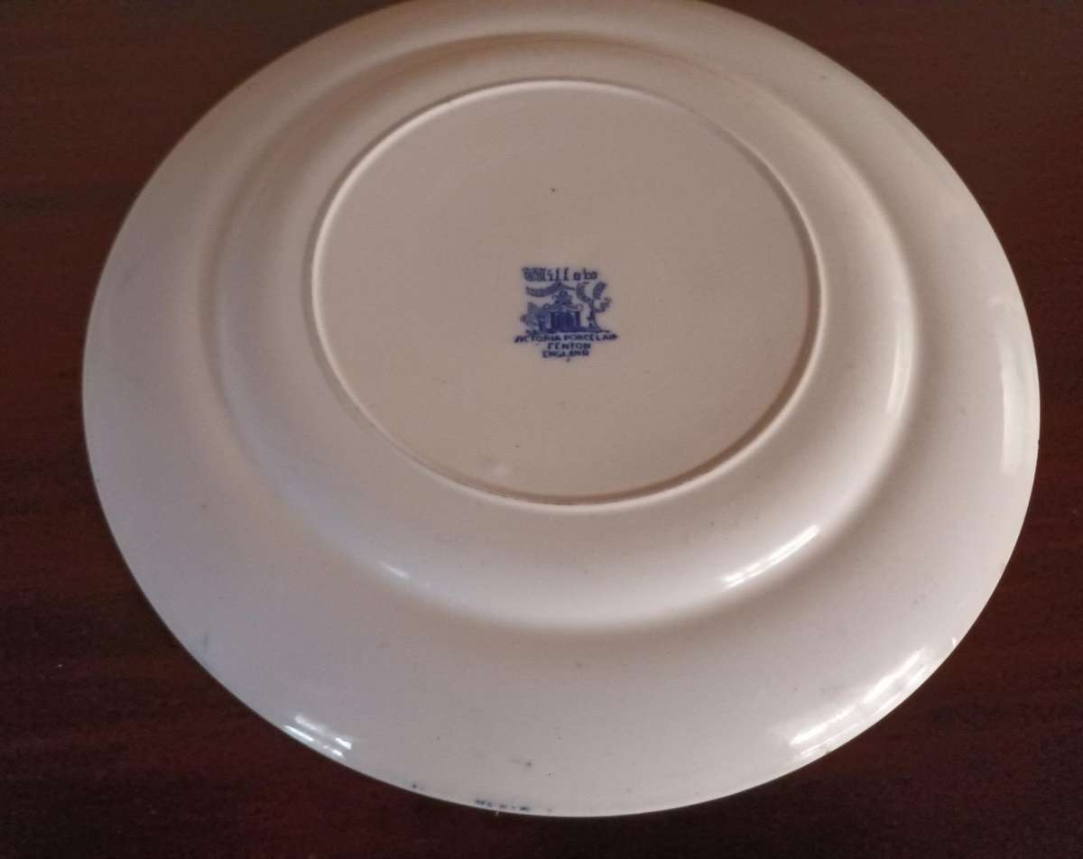 Victoria Blue and White Willow Plate