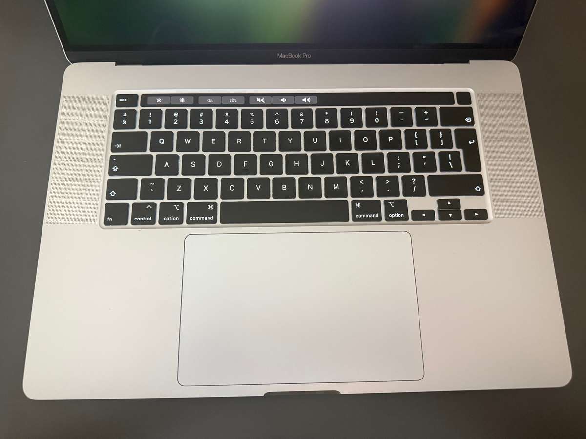 2019 Macbook Pro 16", i7, 16GB RAM, 512GB SSD (Touchbar/Touch ID)