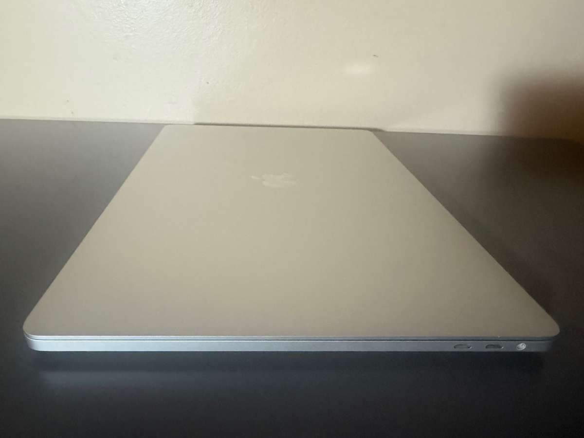 2019 Macbook Pro 16", i7, 16GB RAM, 512GB SSD (Touchbar/Touch ID)