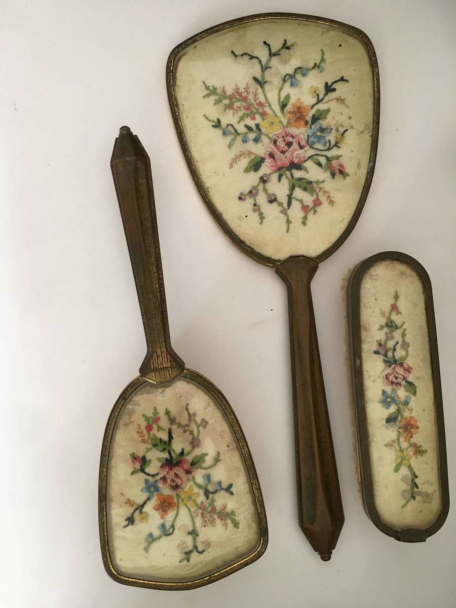 VINTAGE BRUSH VANITY  SET - 3 PIECES