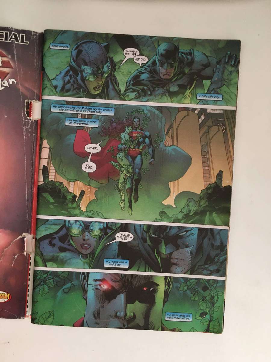 GOTHAM COMICS - BATMAN DIGEST TYPE OF COMIC -