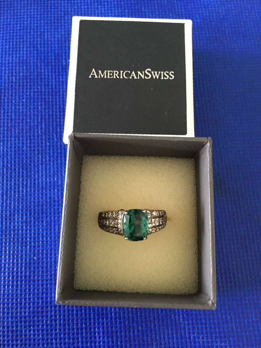 LOVELY AMERICAN SWISS STERLING SILVER EMRALD RING WITH OTHER STONES