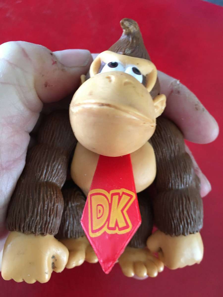 LOVELY DONKEY KONG FIGURE