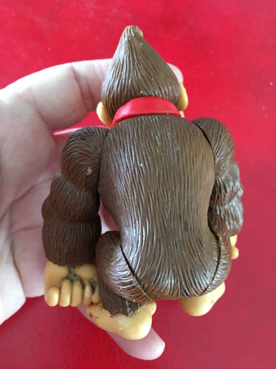 LOVELY DONKEY KONG FIGURE