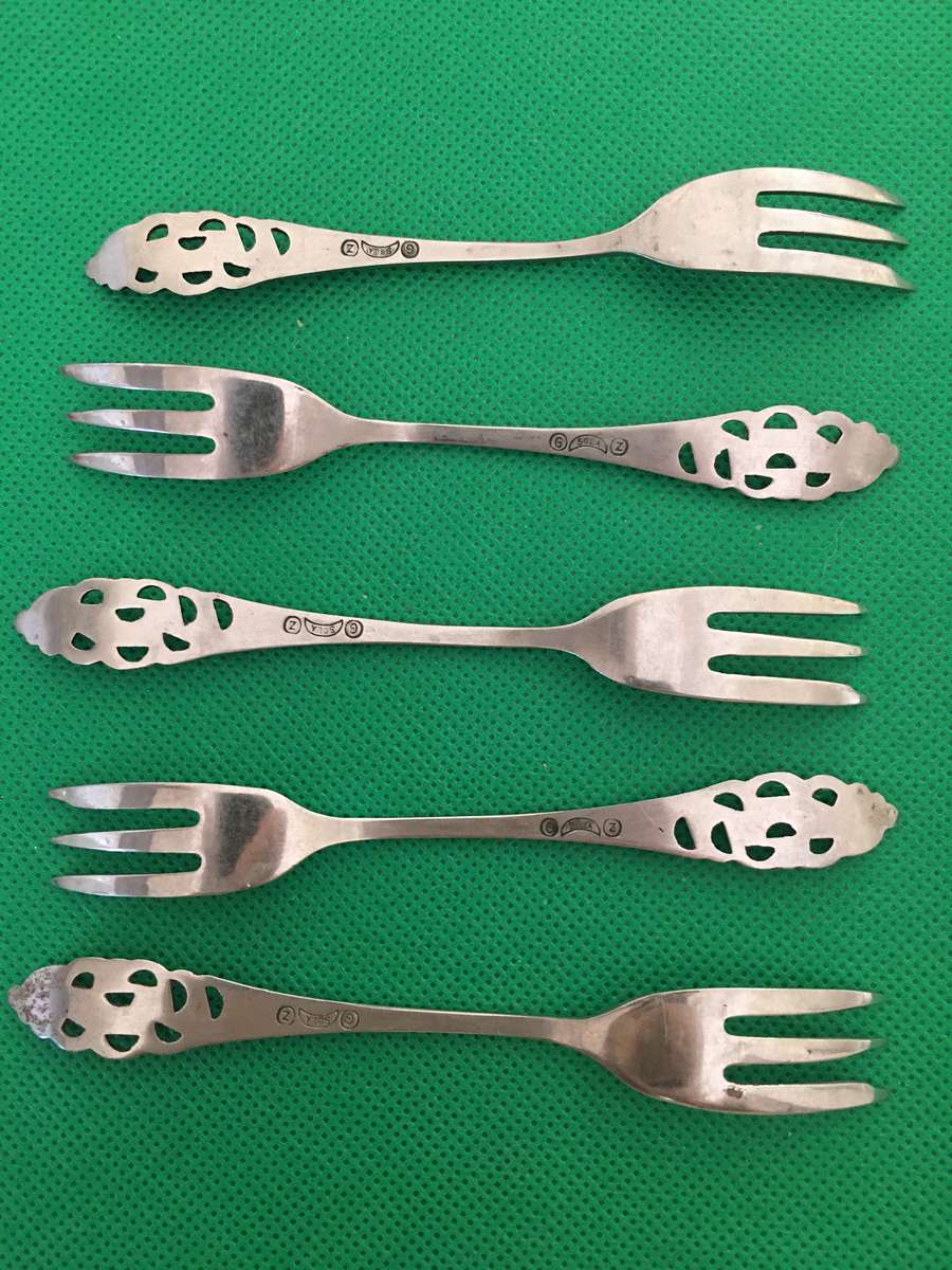 VINTAGE CAKE FORKS 5 - SOLA - CNS STAINLESS STEEL
