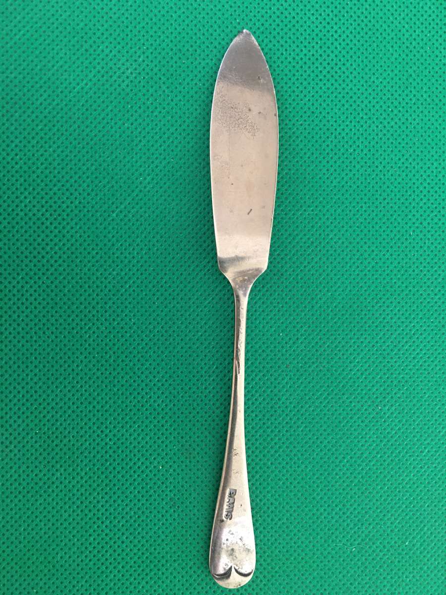 VINTAGE CHEESE KNIVES AND CAKE FORK PLATED  X 3 ITEMS EPNS AND NICKLE SILVER