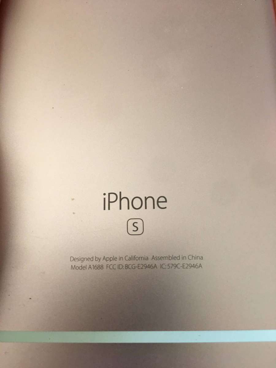 VINTAGE S IPHONE  MODEL A 1688  NOT WORKING WITH CHARGER AND PHONE COVER MAY  NEED BATTERY NOT SURE