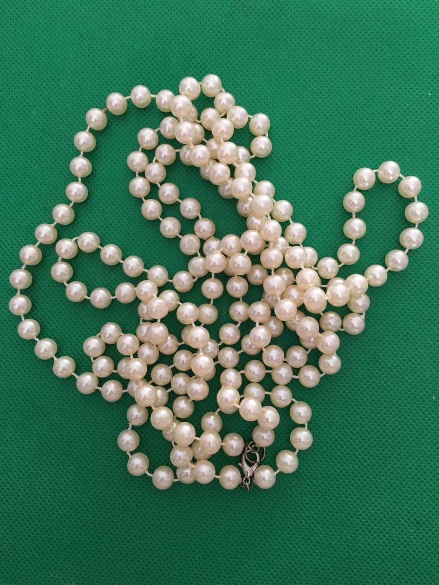 LOVELY PEARL LIKE NECKLACE