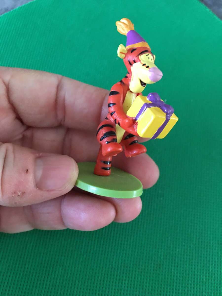 VINTAGE  TIGGA FIGURINE FROM WINNIE THE POOH