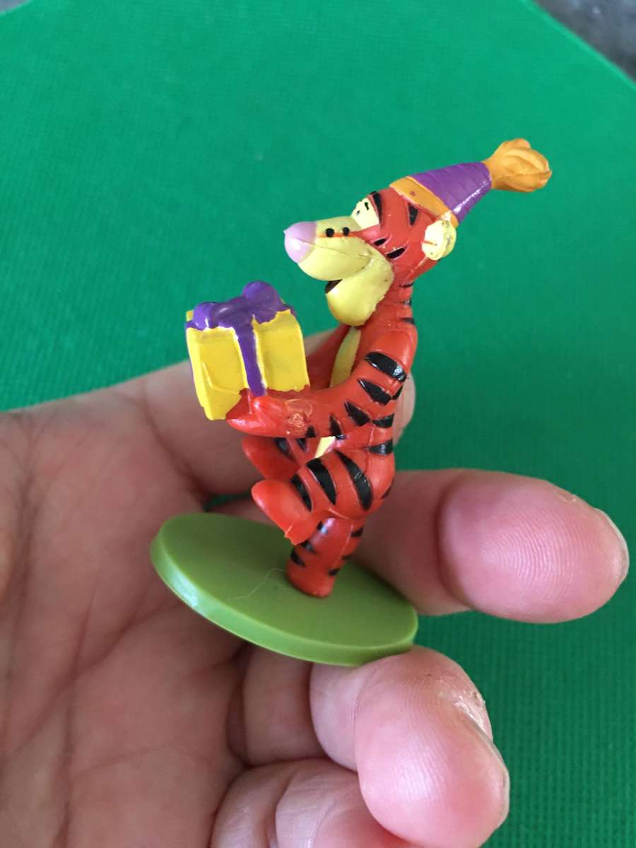 VINTAGE  TIGGA FIGURINE FROM WINNIE THE POOH