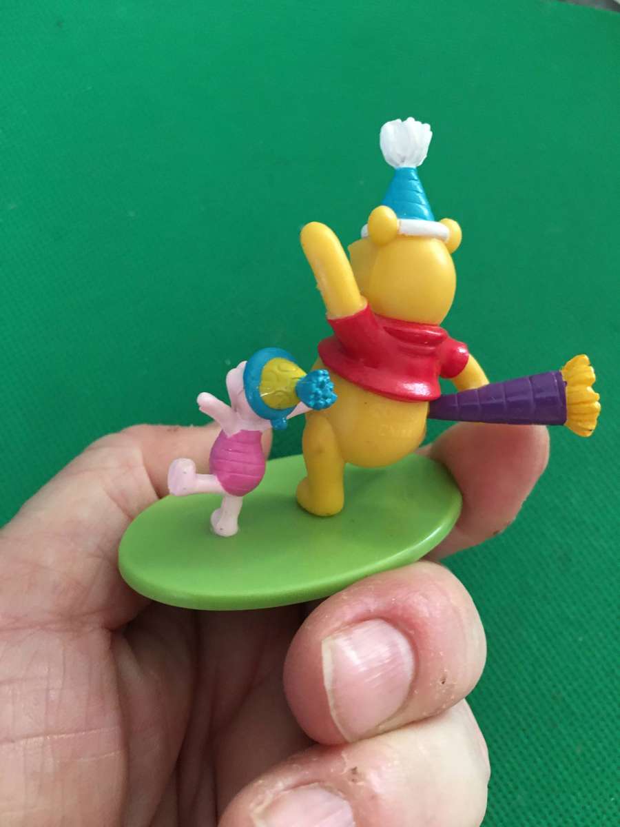 VINTAGE MINI FIGURINES WINNIE THE POOH AND PIGLETT