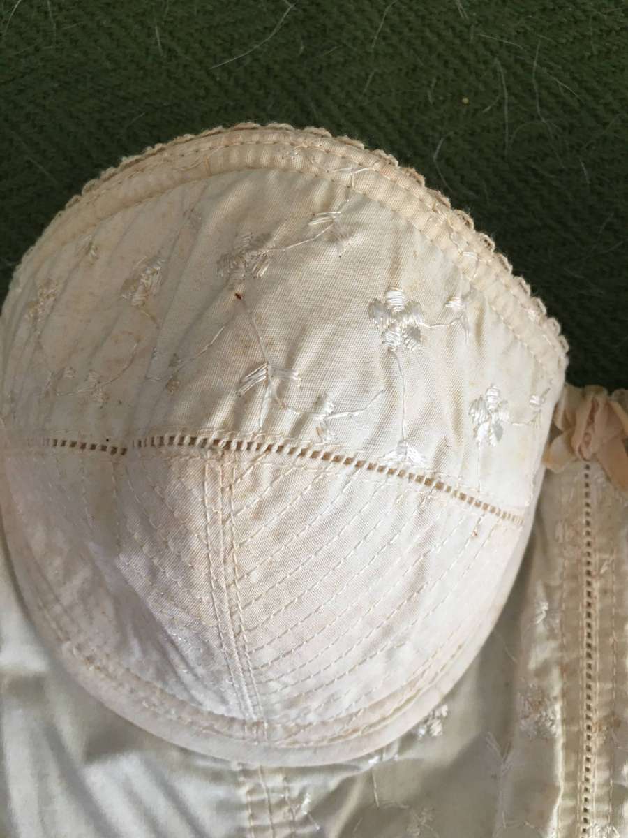 VINTAGE STRAPLESS BRA OR BUSTIER 34 A