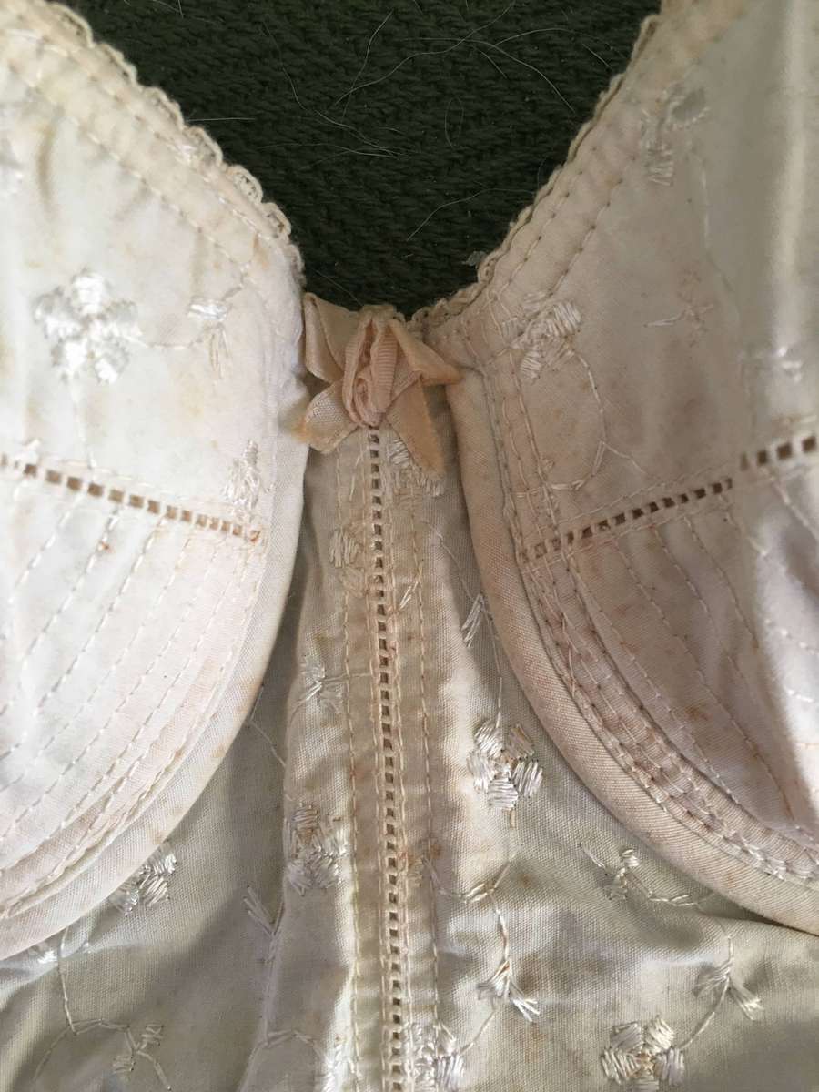 VINTAGE STRAPLESS BRA OR BUSTIER 34 A