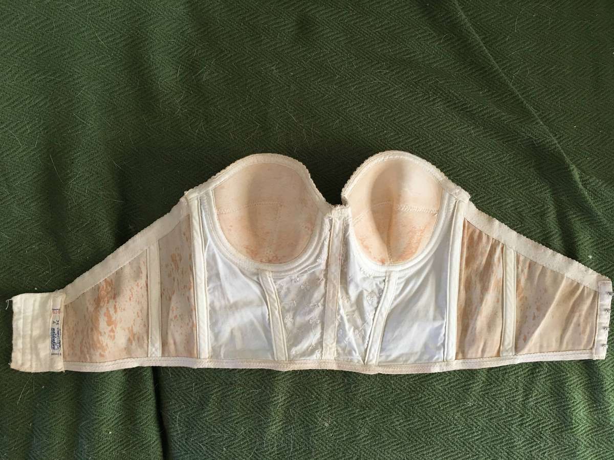 VINTAGE STRAPLESS BRA OR BUSTIER 34 A