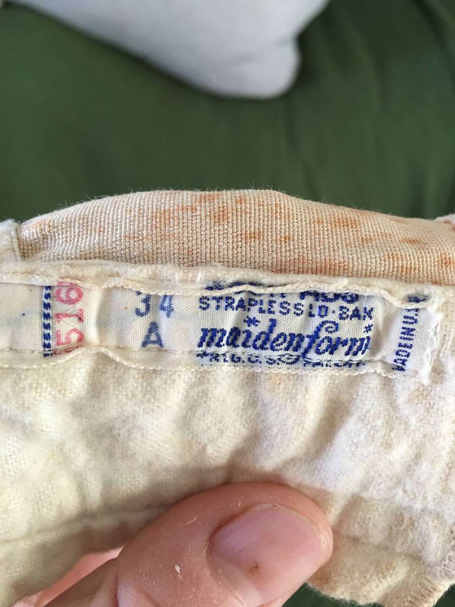 VINTAGE STRAPLESS BRA OR BUSTIER 34 A