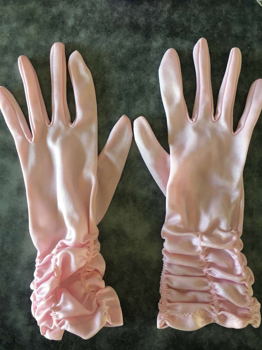 VINTAGE GLOVES POSSIBLY SATIN