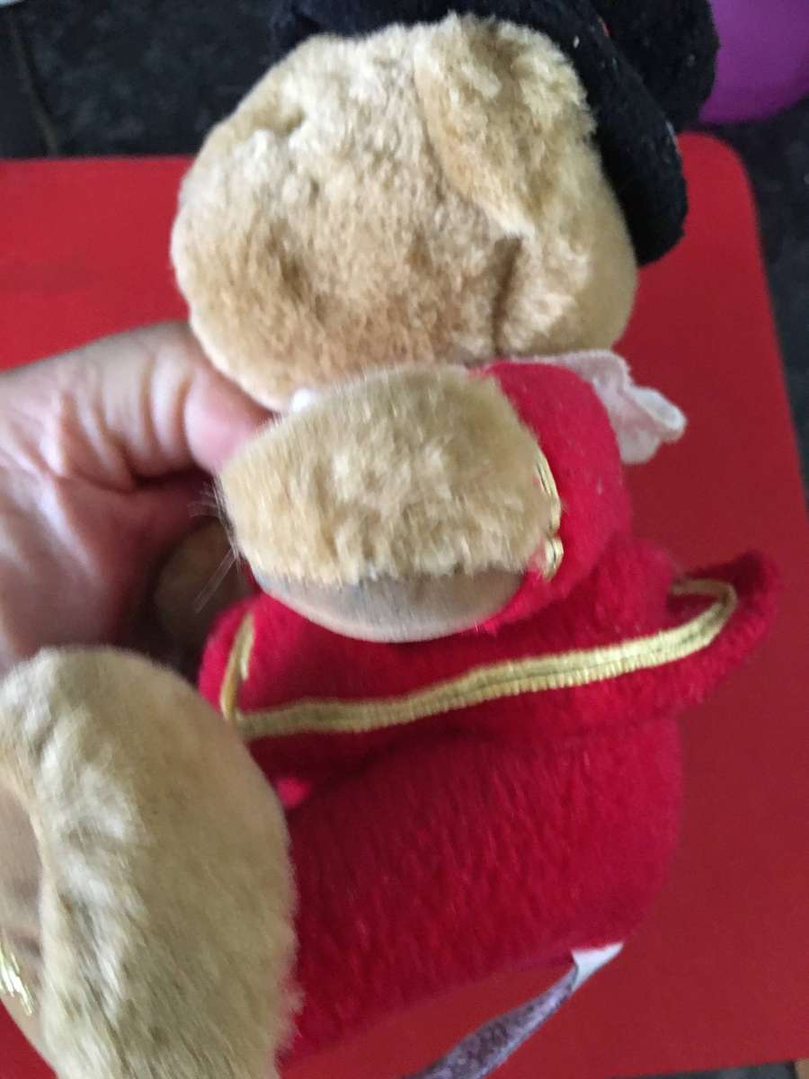 HARRODS PLUSH TEDDY BEAR LONDON ROYAL GUARD KNIGHTSBRIDGE HAT RED UNIFORM