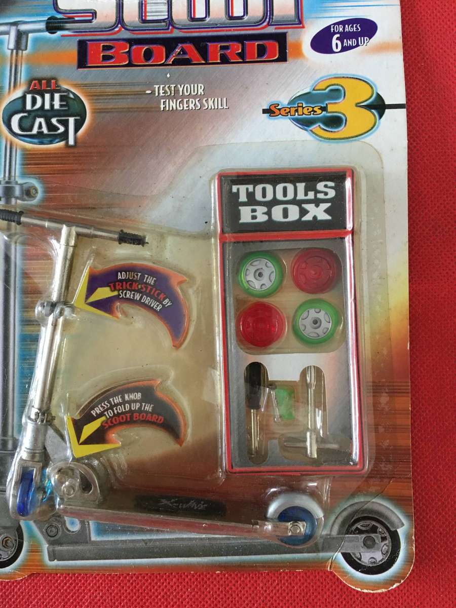 VINTAGE  FINGER SCOOTER UNOPENED