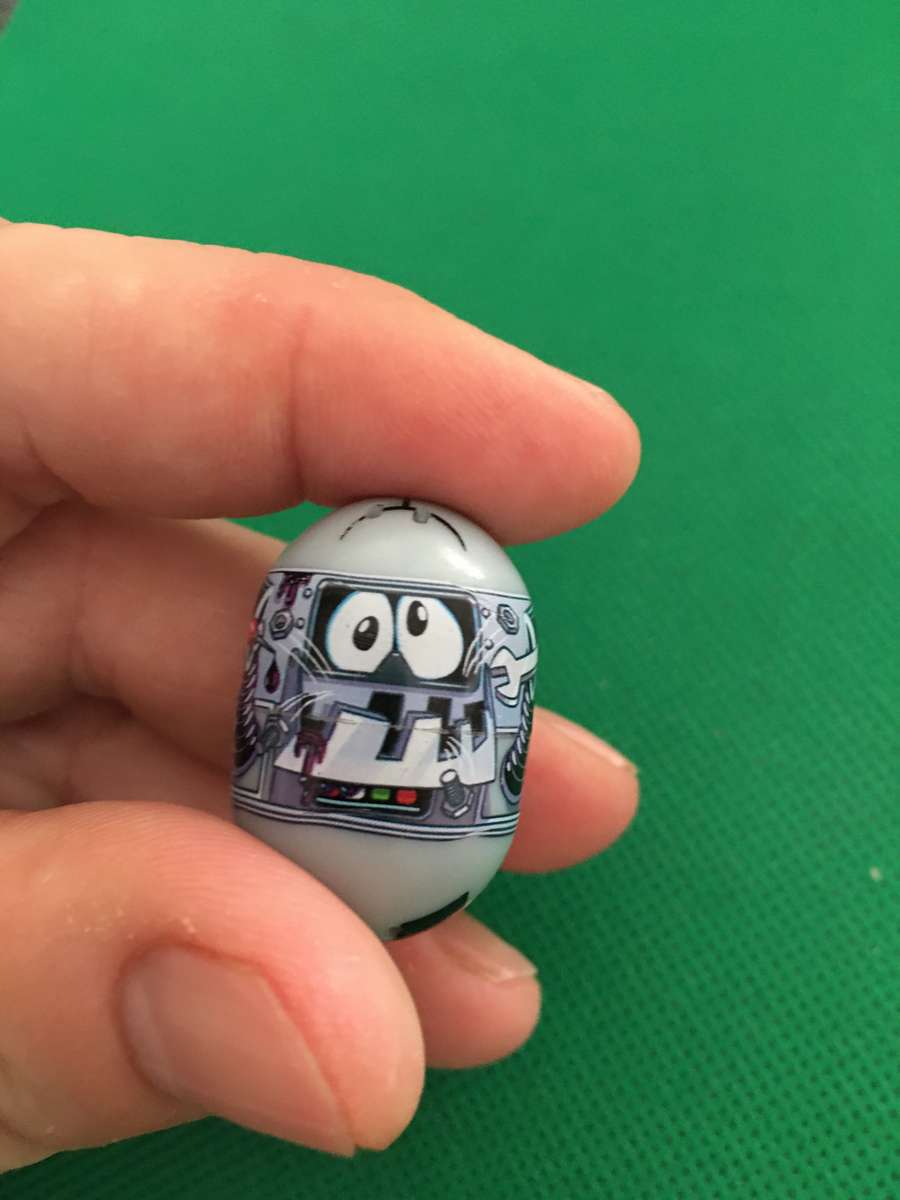 MOOSE TOYS MIGHTY BEANS - NO. 80  - FAULTY ROBOT MIGHTY BEAN   2017