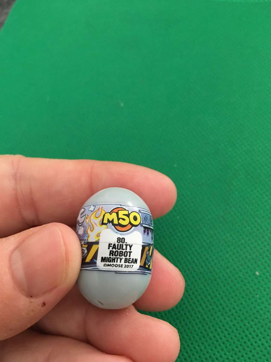 MOOSE TOYS MIGHTY BEANS - NO. 80  - FAULTY ROBOT MIGHTY BEAN   2017