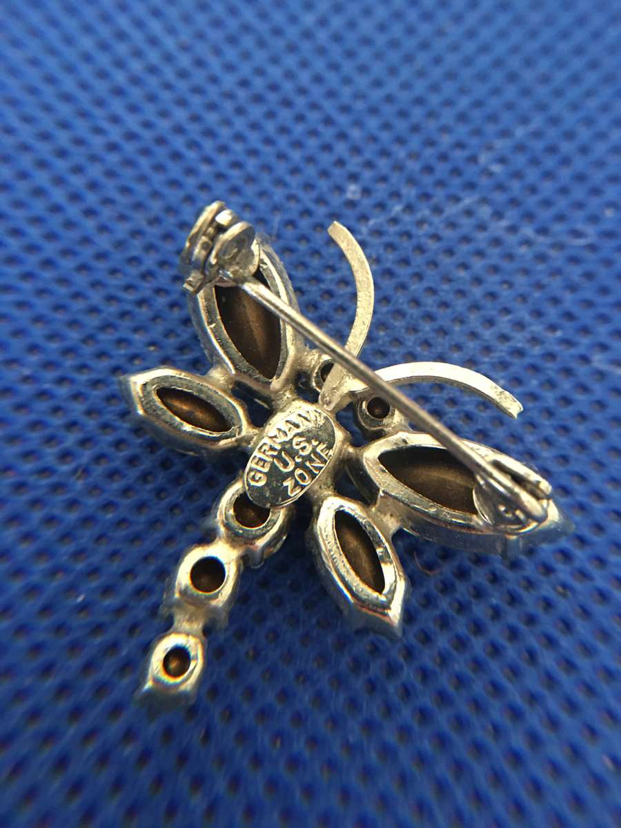 LOVELY - GERMANY U.S. ZONE  VINTAGE BEE BROOCH WITH STONES