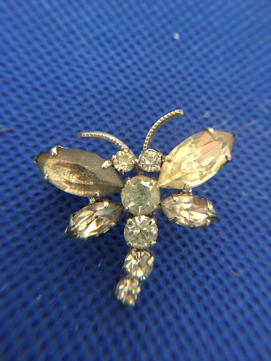 LOVELY - GERMANY U.S. ZONE  VINTAGE BEE BROOCH WITH STONES