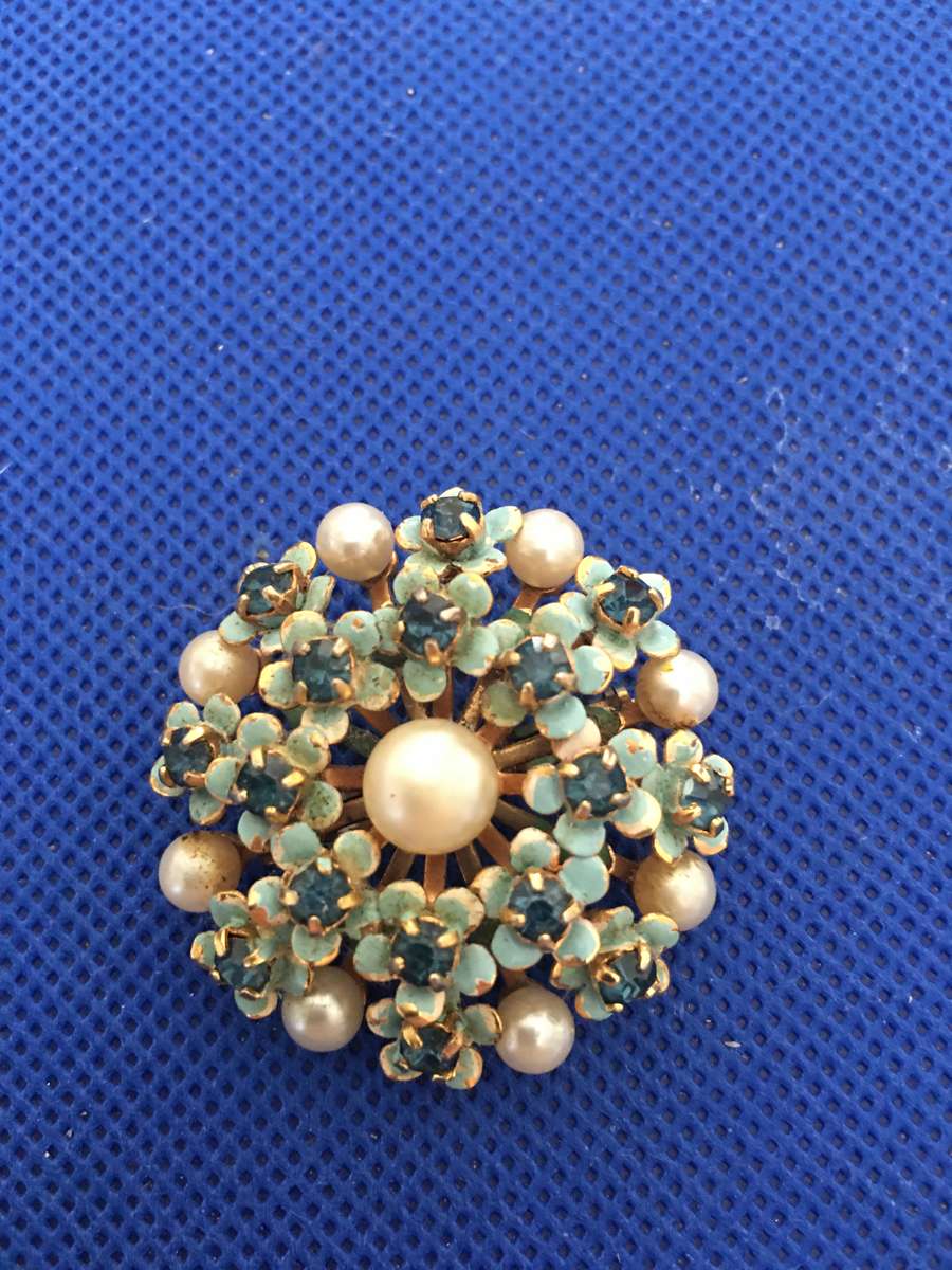 LOVELY VINTAGE ART DECO BROOCH