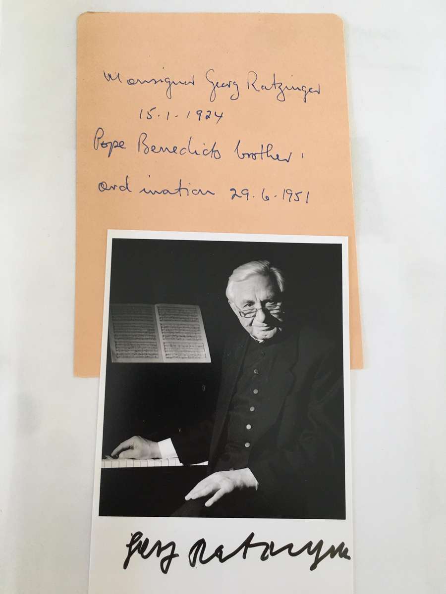 AUTOGRAPHED / SIGNED POPE BENEDICTS BROTHER   MONSIGNIOR GEORGE RATZINGER