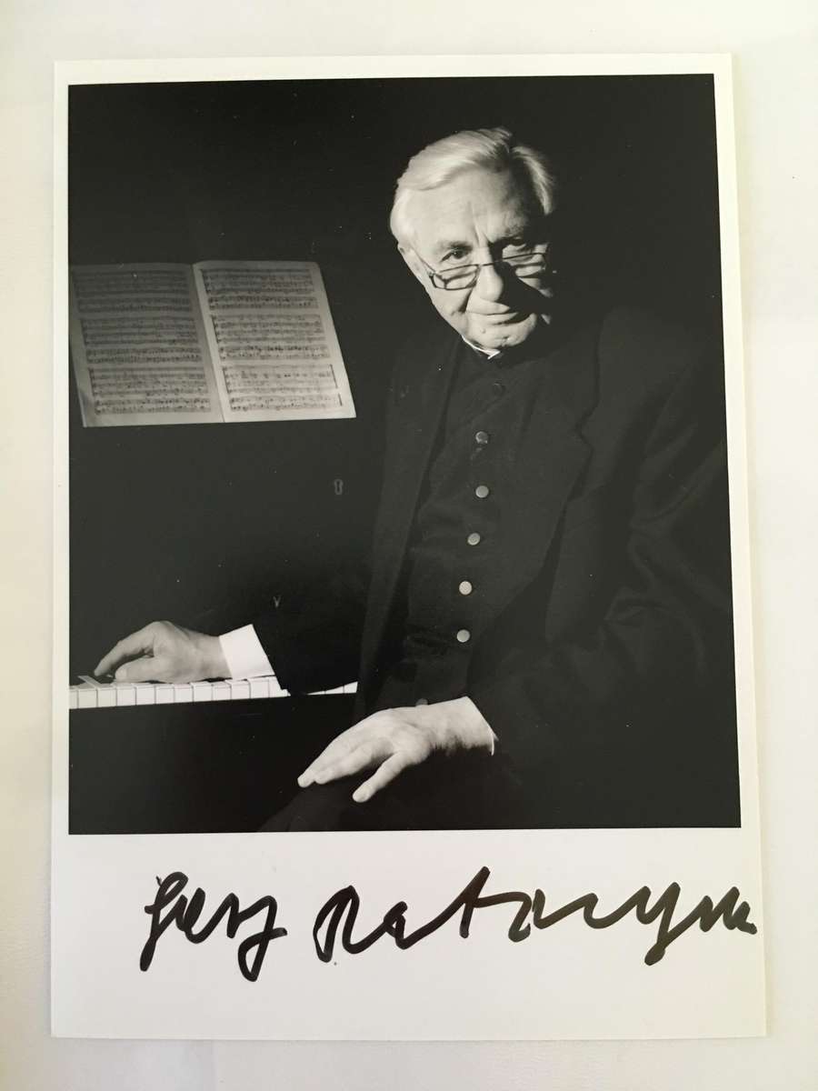 AUTOGRAPHED / SIGNED POPE BENEDICTS BROTHER   MONSIGNIOR GEORGE RATZINGER