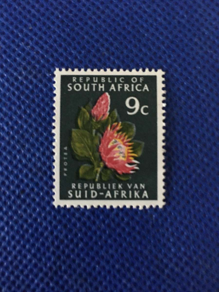 SOUTH AFRICA 9c PROTEA MINT STAMP