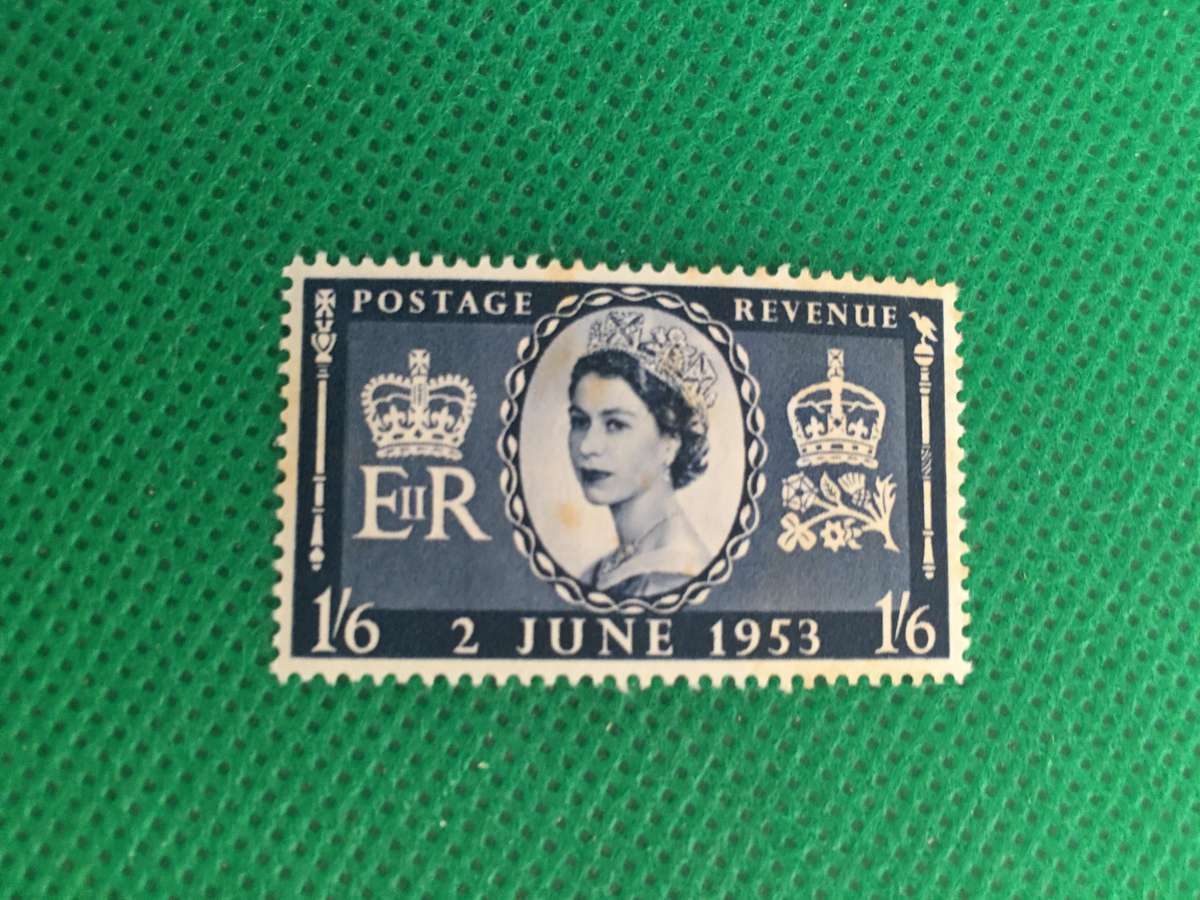 GREAT BRITAIN MINT SET OF STAMPS
