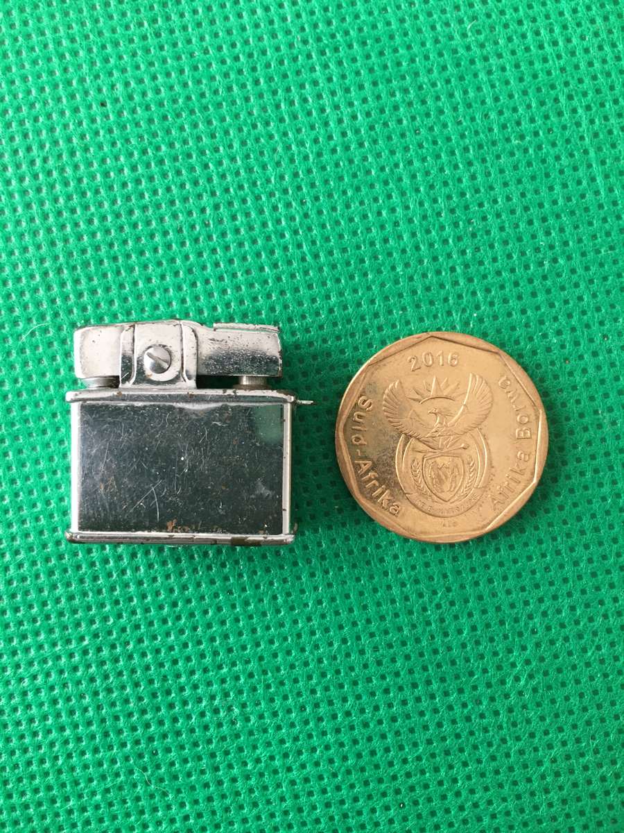 VINTAGE MINI KEY CHAIN LIGHTER  SIZE OF 50c COIN