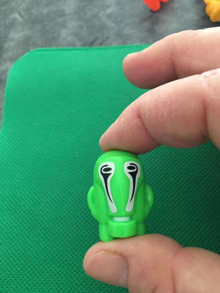 GOGO'S CRAZY BONE MINIATURE COLLECTIBLES - SMALL FIGURE