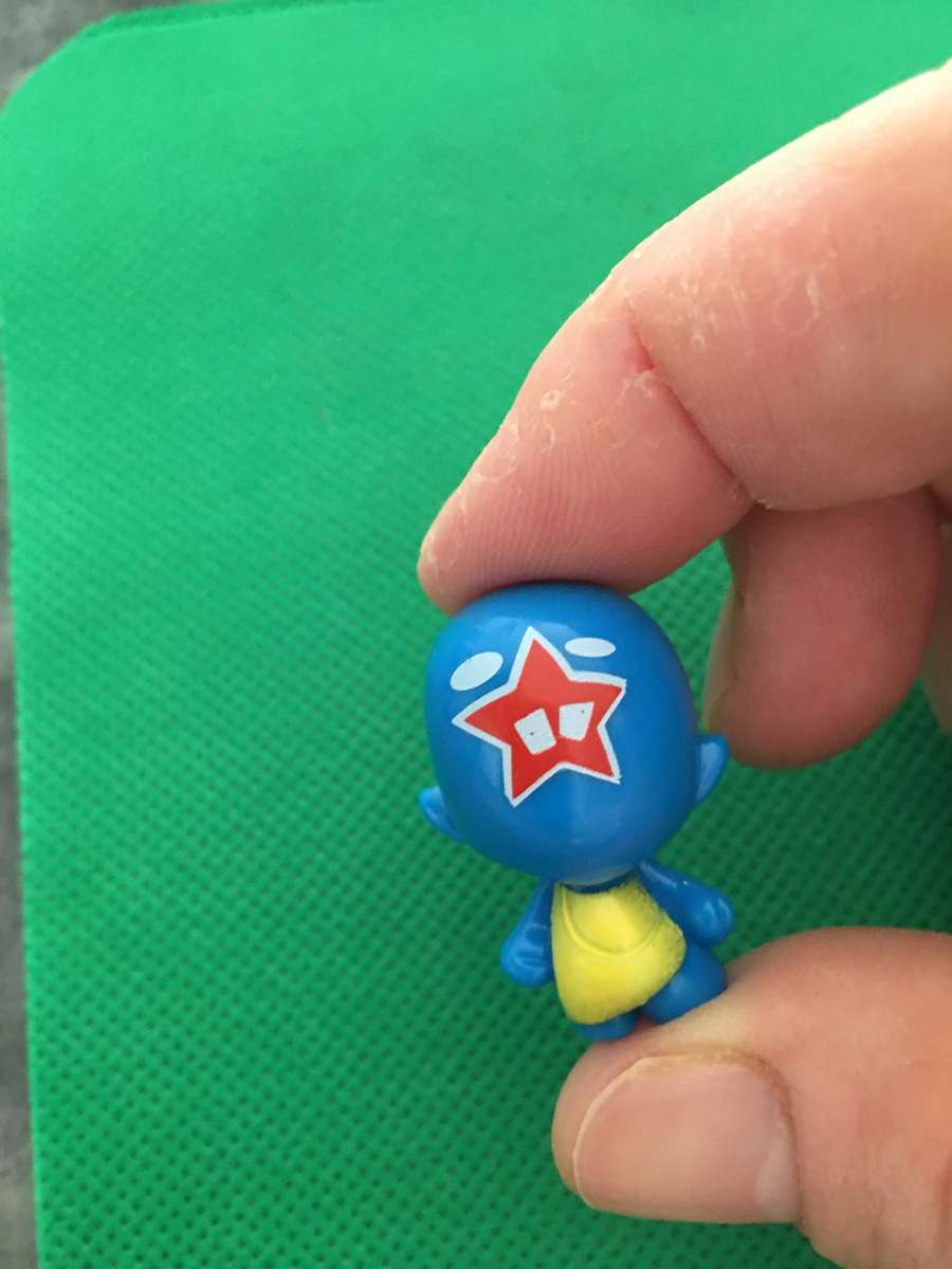 GOGO'S CRAZY BONE MINIATURE COLLECTIBLES - SMALL FIGURE