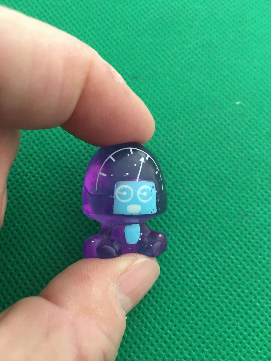 GOGO'S CRAZY BONE MINIATURE COLLECTIBLES - SMALL FIGURE