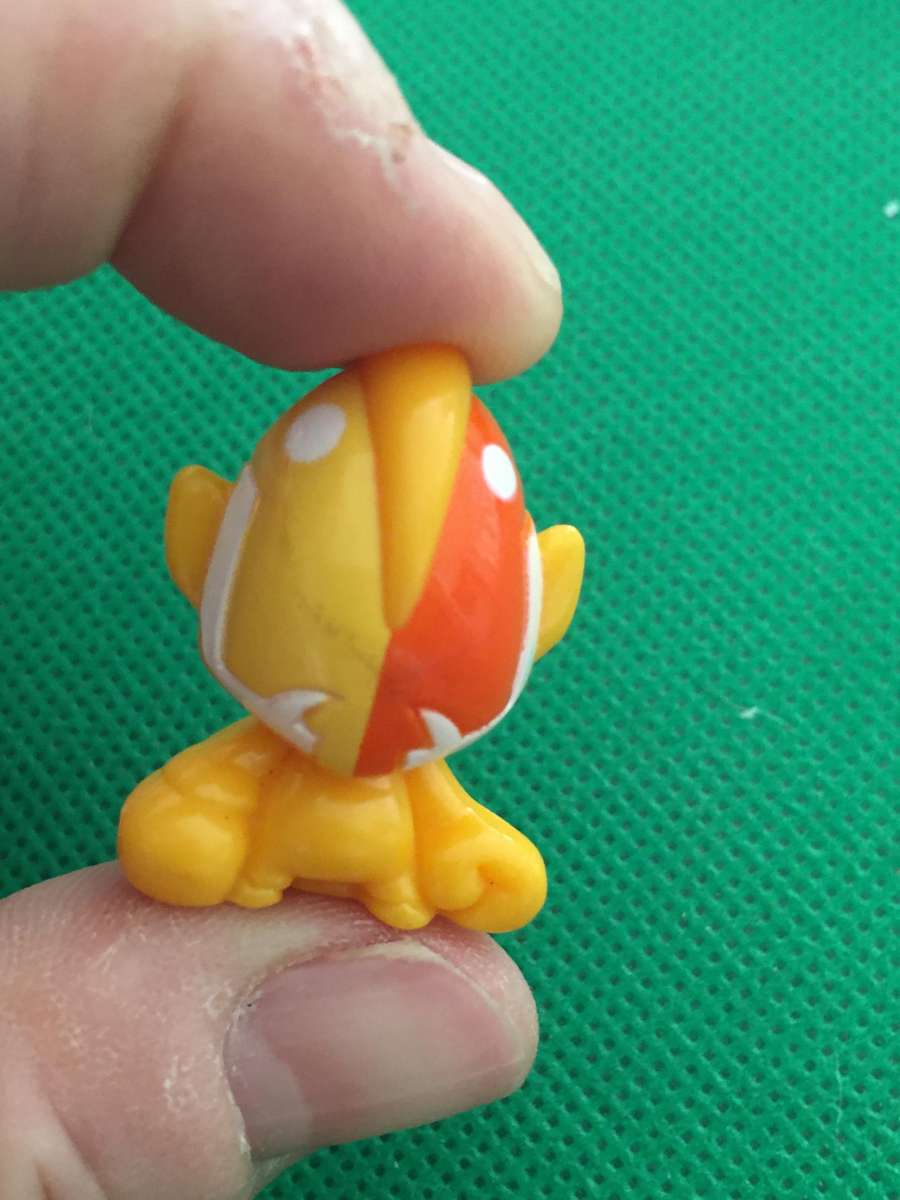 GOGO'S CRAZY BONE MINIATURE COLLECTIBLES - SMALL FIGURE