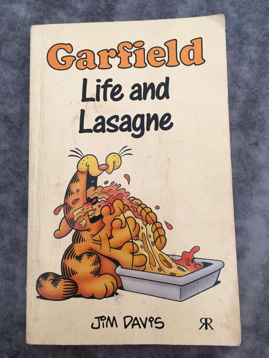 GARFIELD PAPER BACK LIFE AND LASAGNE 1994