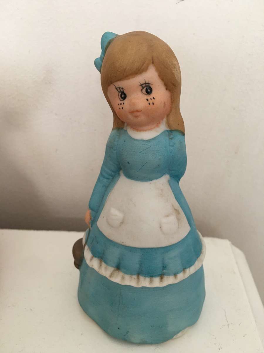 VINTAGE  ALICE IN WONDERLAND CERAMIC BELL