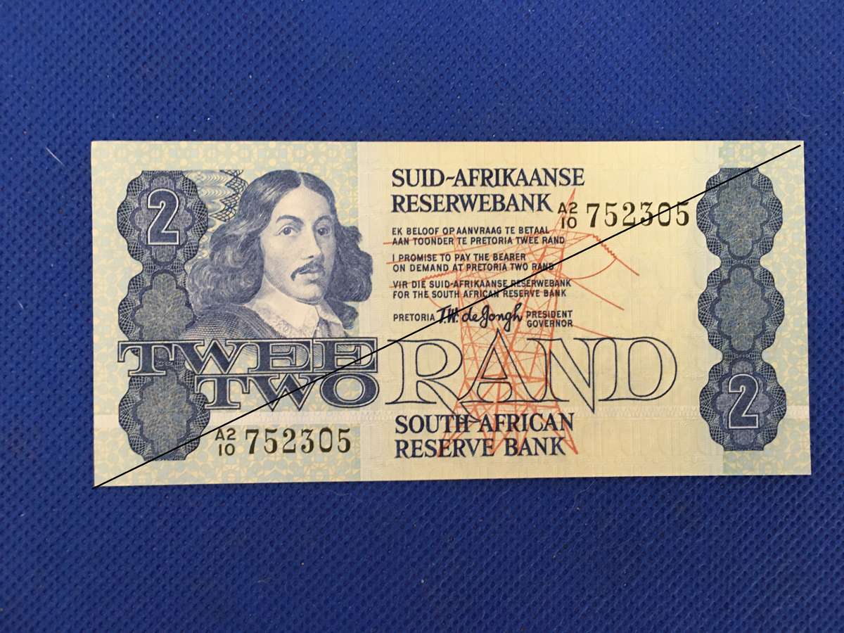 SOUTH AFRICA - R2 TWO RAND BANK NOTE - SERIAL NUMBER - A210 75 23 05 UNC CONDITION