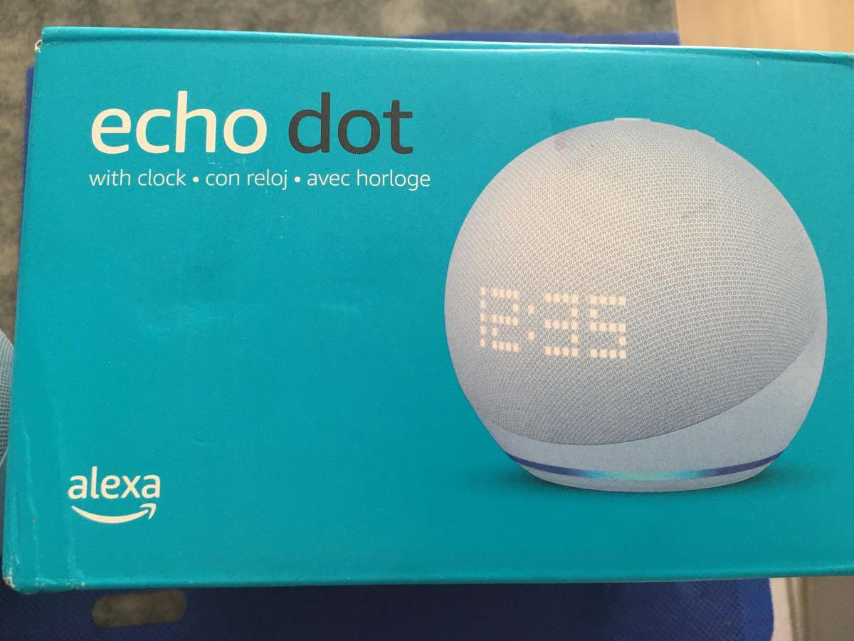 LOVELY AMAZON ECHO DOT ALEXA 5 GEN WITH ADDED ADAPTER USED ONCE