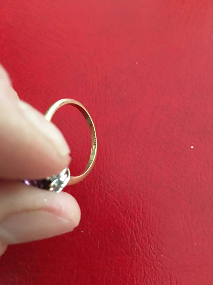 LOVELY GOLD RING WITH STONE  HALL MARK PARTIALLY SEEN