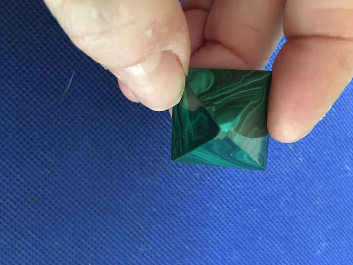 LOVELY MALACHITE PRYAMID