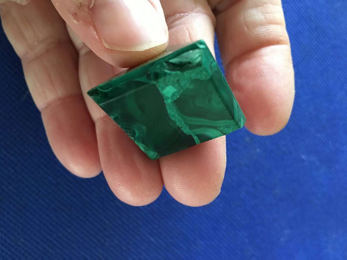 LOVELY MALACHITE PRYAMID