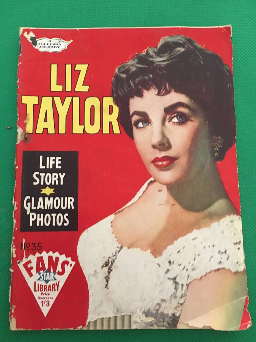 LOVELY VINTAGE SMALL PAPER BACK -  LIZ TAYLOR - LIFE STORY *** GLAMOUR PHOTOS