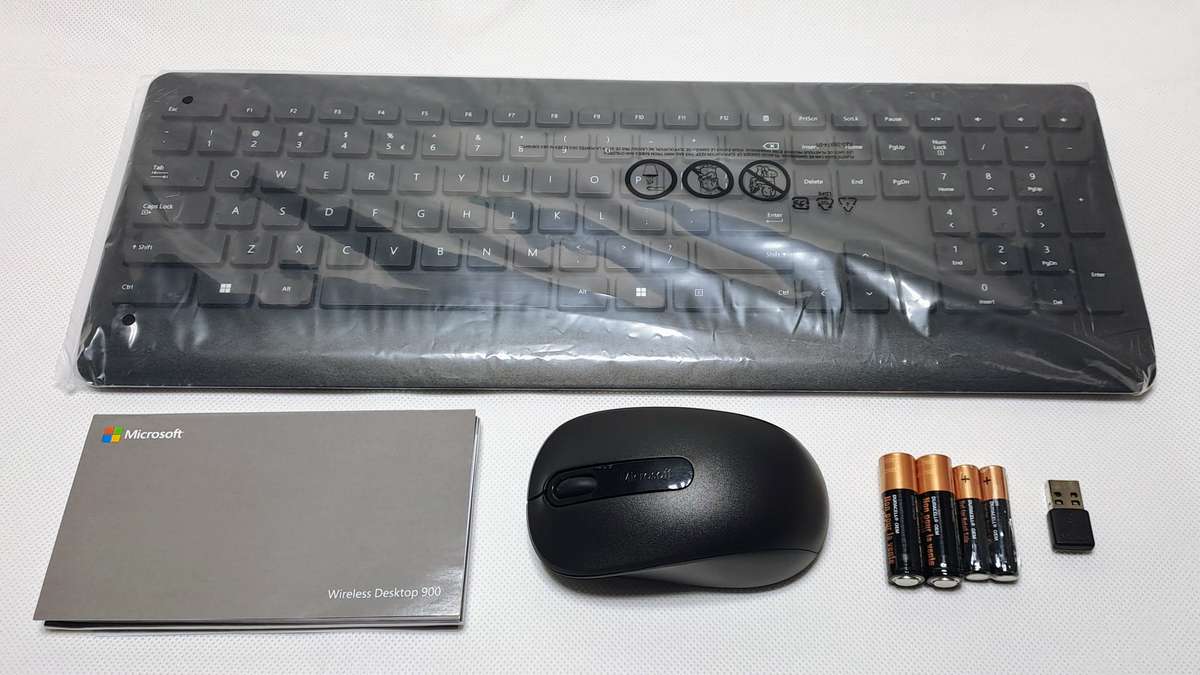 Microsoft 900 Wireless Desktop Set - Keyboard & Mouse