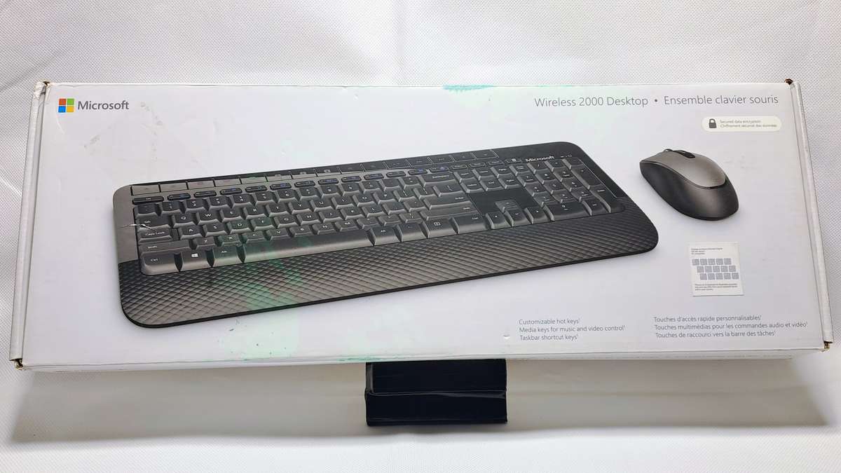 Microsoft Wireless Desktop 2000 Combo Set (M7J 00015) - Keyboard & Mouse
