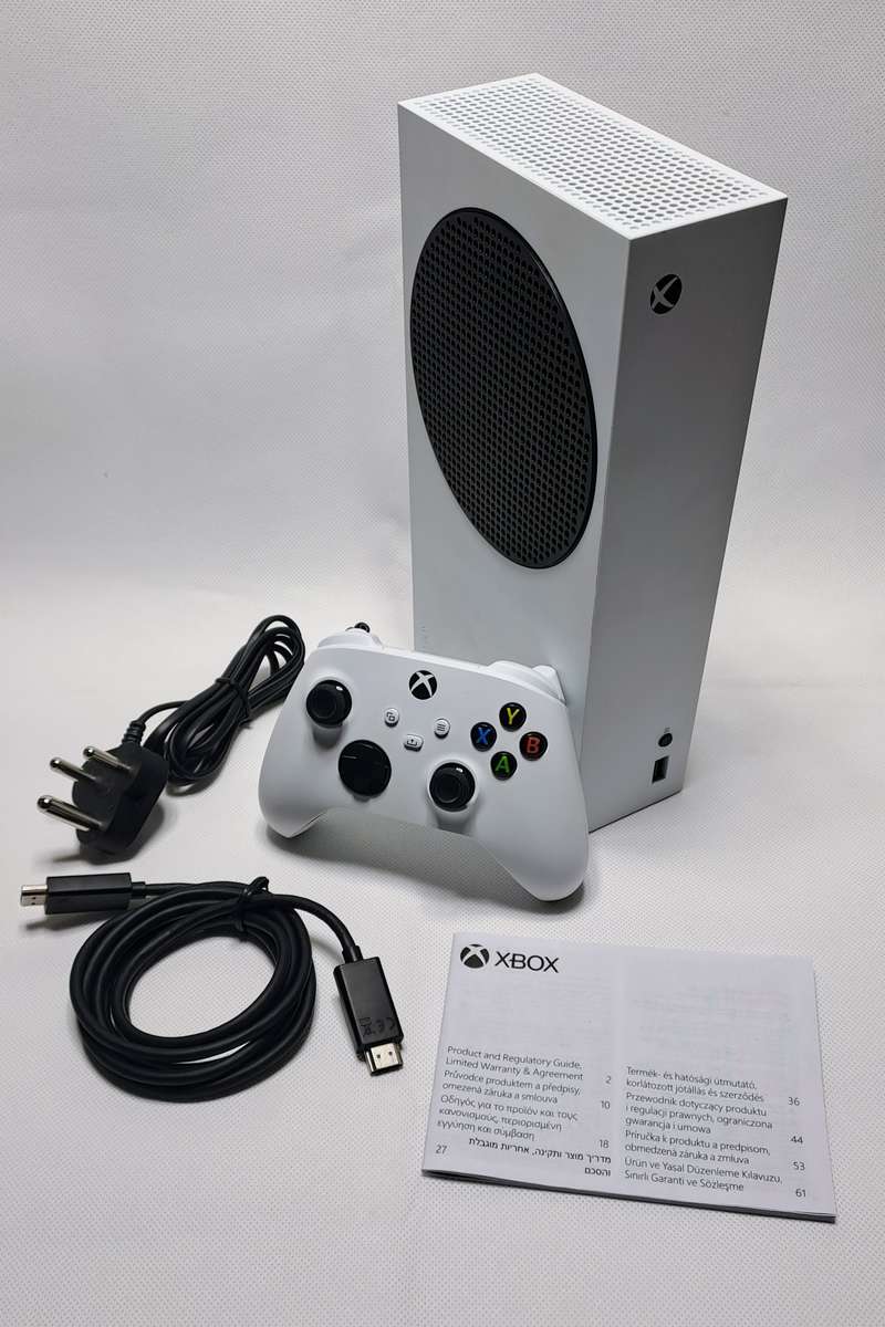 Xbox Series S 512Gb Console with Controller (White)