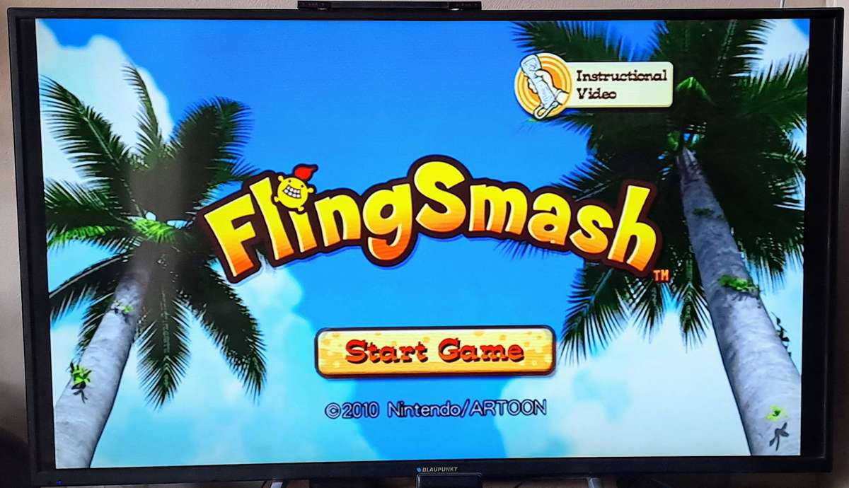 Nintendo Wii (White) Console, Controllers, Games and HDMI Bundle (Retail Boxed)