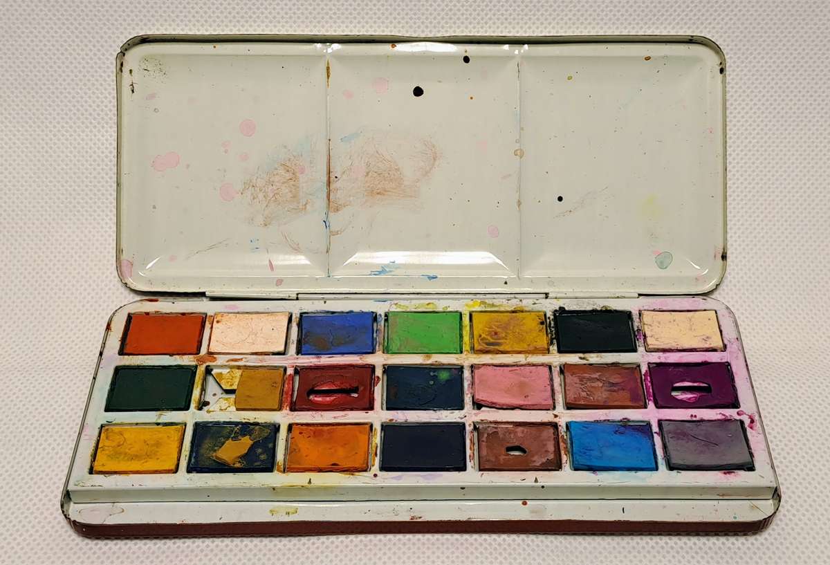 Vintage Finest Water Colours Tin (Made in England) 21 Colors, Used, No Brush