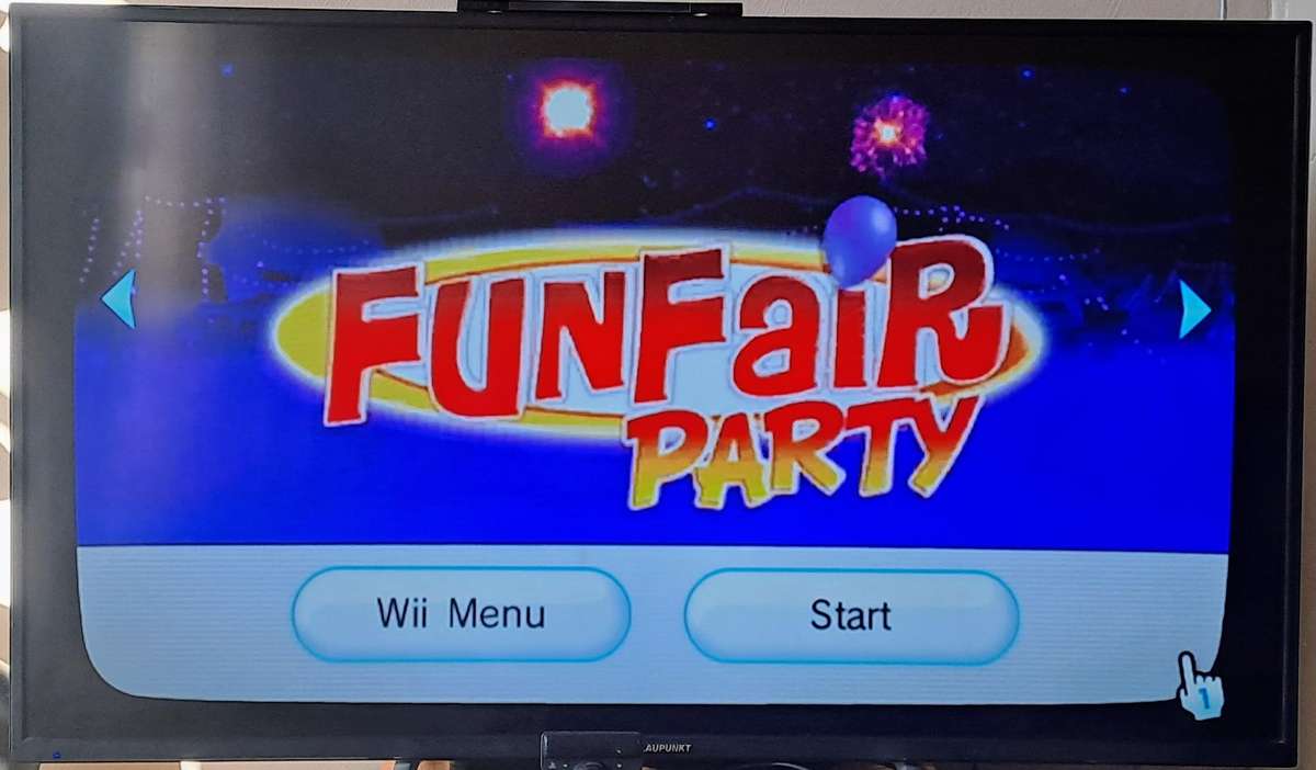 Nintendo Wii (Black & White) Console - WiiSports HDMI Bundle + FunFair Party Game
